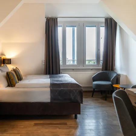 舒奈霍夫邦登瑟酒店 酒店 4*